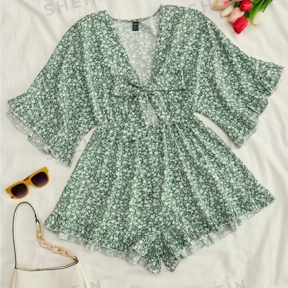SHEIN Pants - ✨5/$30- SHEIN- Ditsy floral front tie romper- green- XL
